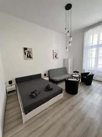 Central Market Hall Apartment location
